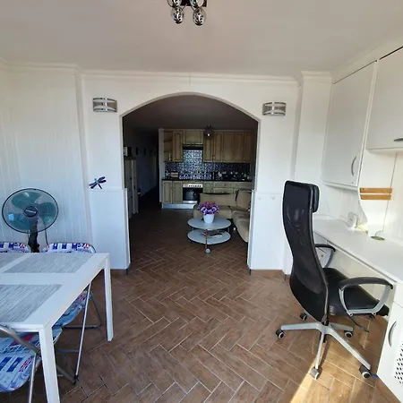 2-bed Sleeps 4 Steps Out On To The Pool