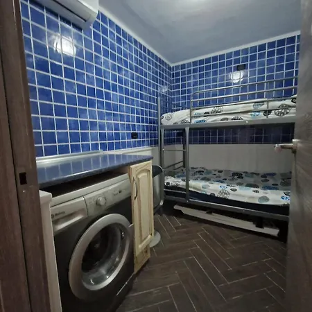 2-bed Sleeps 4 Steps Out On To The Pool Apartament *