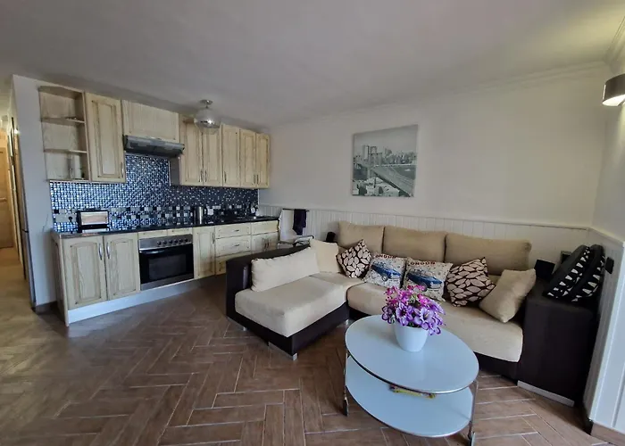 2-bed Sleeps 4 Steps Out On To The Pool