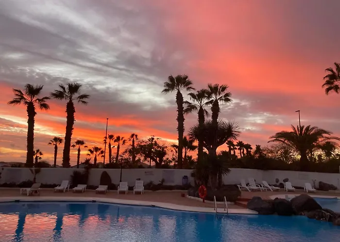 Lejlighed 2-bed Sleeps 4 Steps Out On To The Pool *