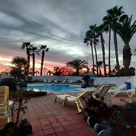 2-bed Sleeps 4 Steps Out On To The Pool